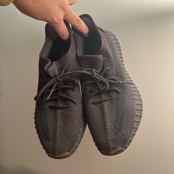 Yeezy 350 V2 Cinder - Picture 5 of 13